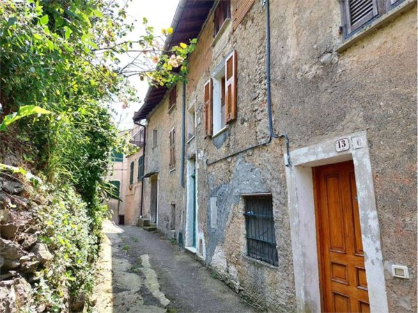 appartamento in vendita a Pornassio in zona Ottano