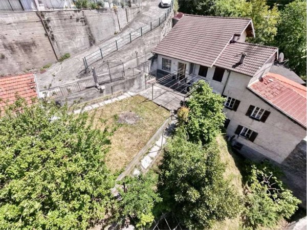 casa indipendente in vendita a Pornassio in zona Ottano