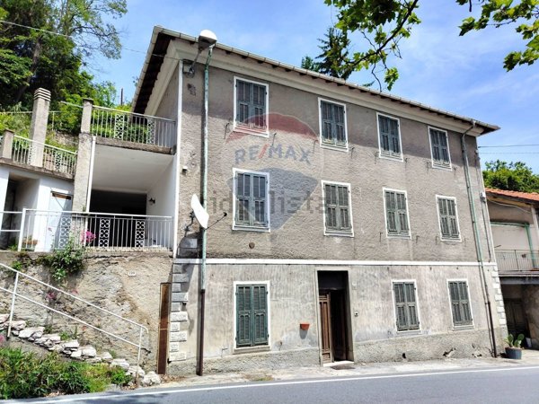 casa indipendente in vendita a Pornassio in zona San Luigi