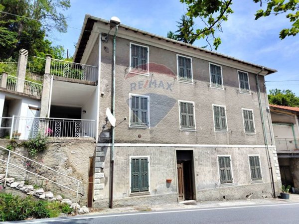 casa indipendente in vendita a Pornassio in zona Nava