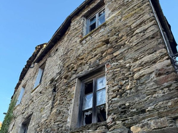 casa indipendente in vendita a Pornassio in zona Ponti