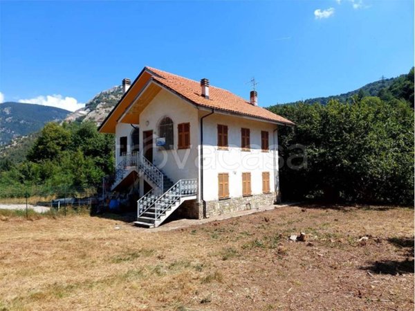 casa indipendente in vendita a Pornassio in zona Nava
