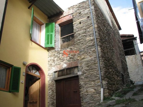 appartamento in vendita a Pornassio in zona Ottano