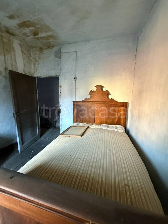 casa indipendente in vendita a Pornassio in zona Ponti