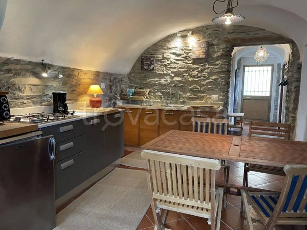 appartamento in vendita a Prelà in zona Tavole