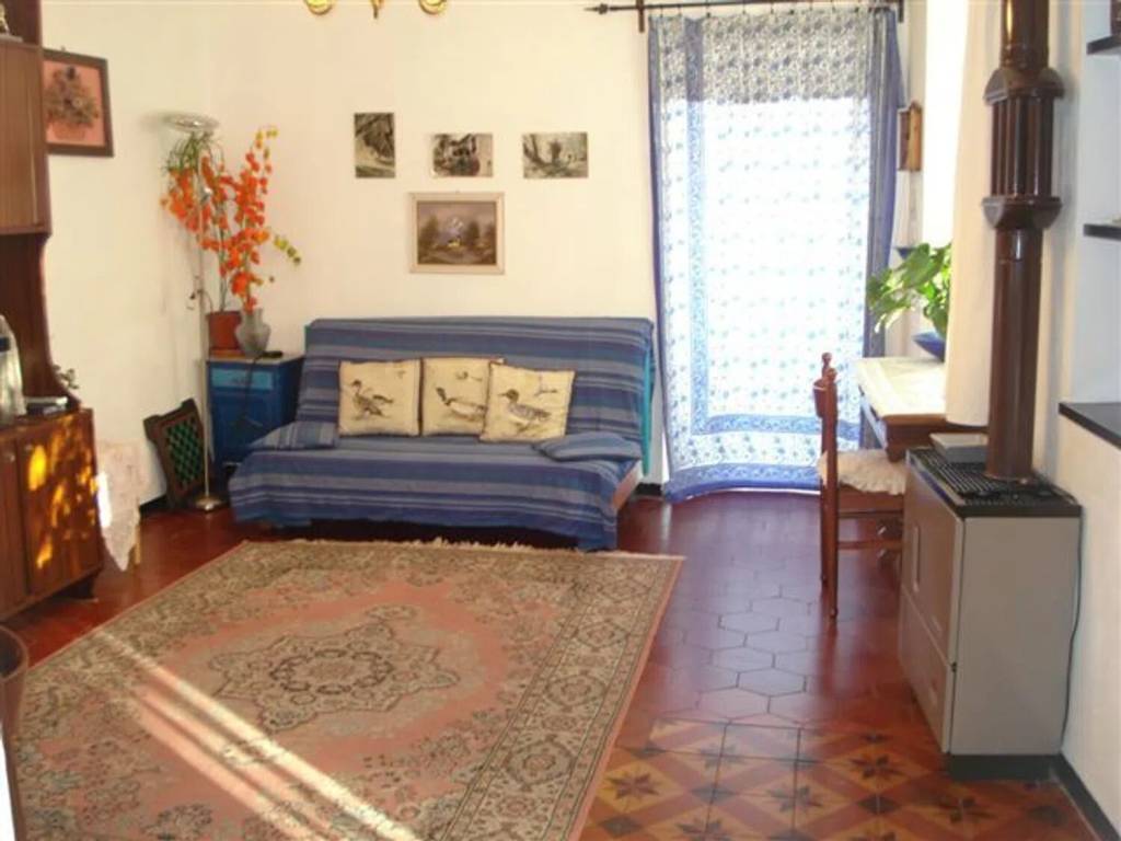 casa indipendente in vendita a Prelà