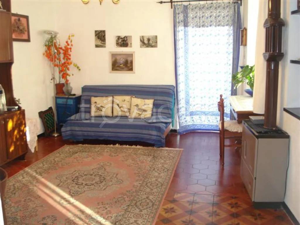 casa indipendente in vendita a Prelà
