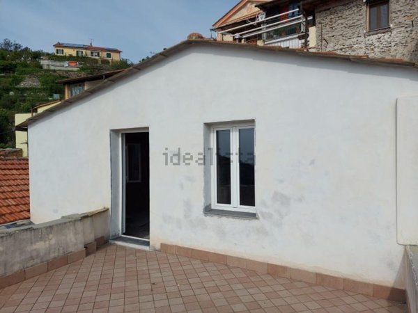 appartamento in vendita a Prelà in zona Valloria