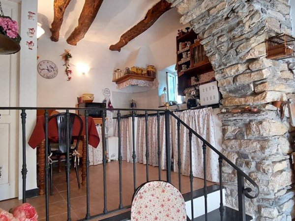 casa indipendente in vendita a Prelà