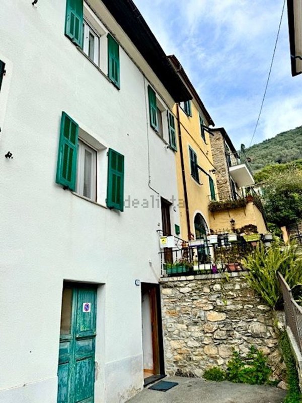 casa indipendente in vendita a Prelà