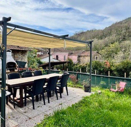 casa indipendente in vendita a Prelà