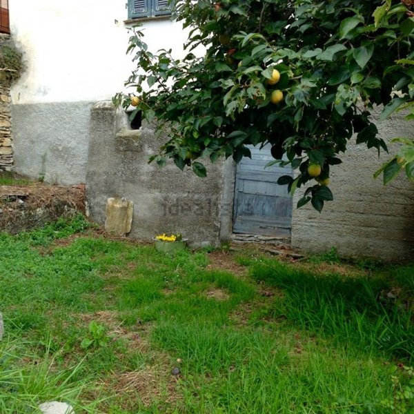 casa indipendente in vendita a Prelà in zona Tavole