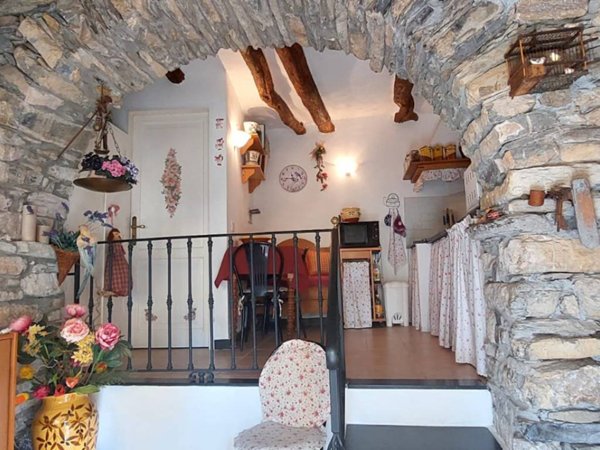 casa indipendente in vendita a Prelà in zona Valloria