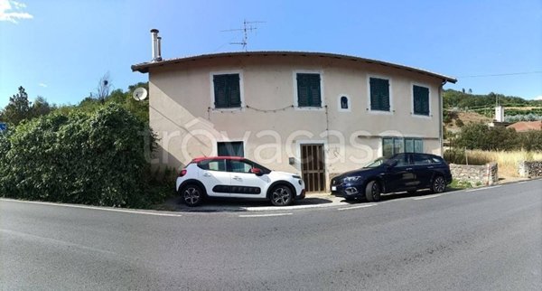 casa indipendente in vendita a Ranzo