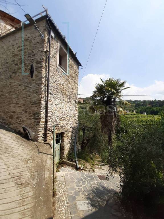 casa indipendente in vendita a Ranzo