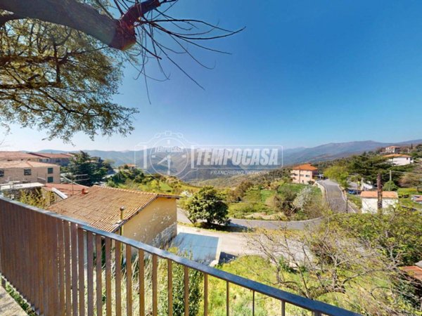 casa indipendente in vendita a Ranzo