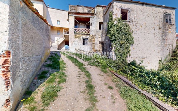 casale in vendita a Ranzo