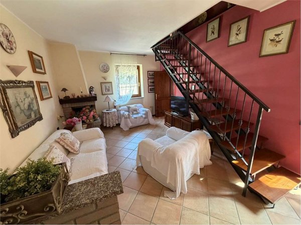 casa indipendente in vendita a Ranzo