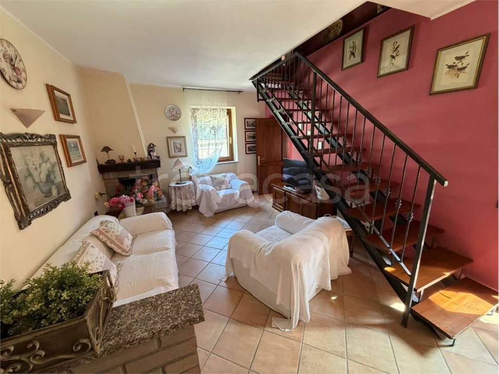 casa indipendente in vendita a Ranzo