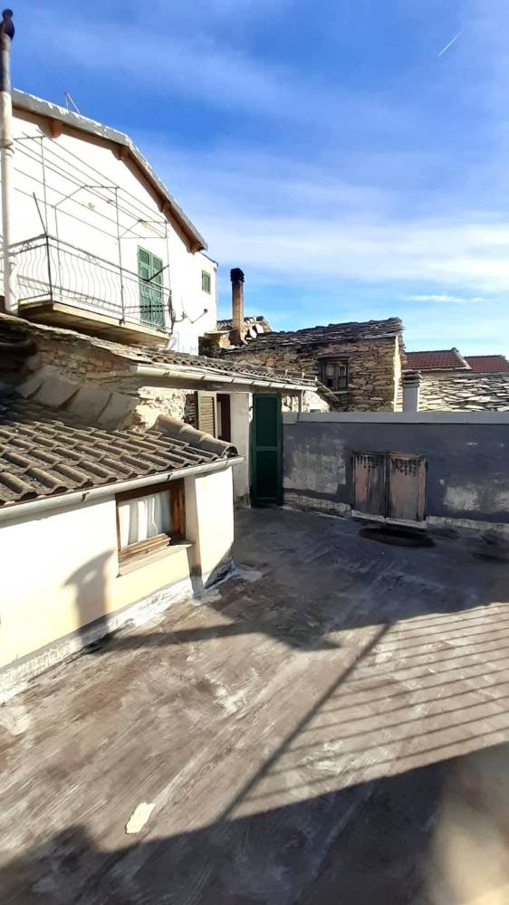 casa indipendente in vendita a Rezzo