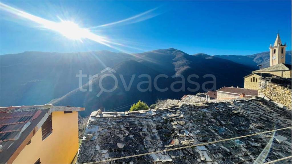 casa indipendente in vendita a Rezzo in zona Cenova