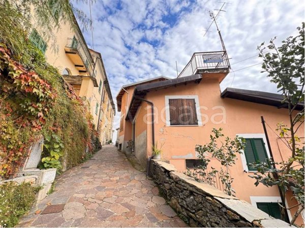 casa indipendente in vendita a Rezzo