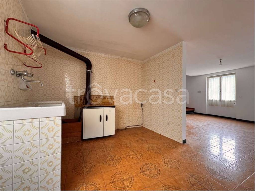 casa indipendente in vendita a Rezzo