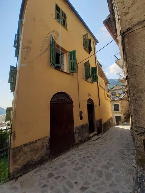 casa indipendente in vendita a Rezzo