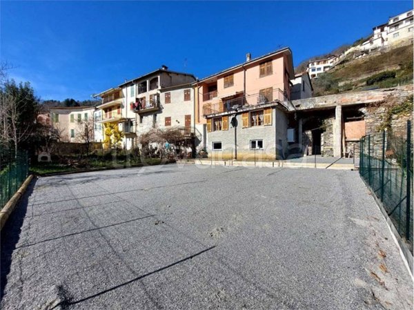casa indipendente in vendita a Rezzo