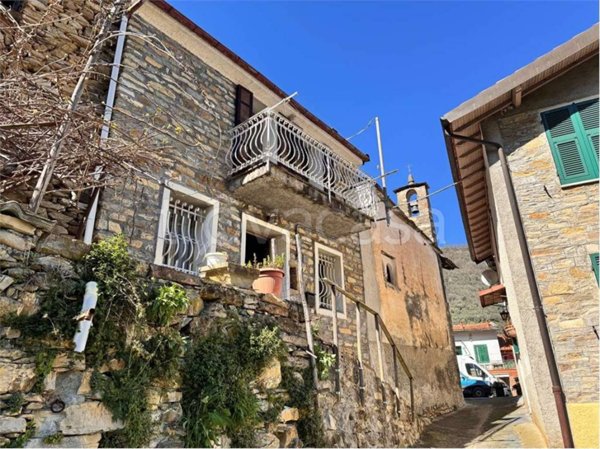 appartamento in vendita a Rezzo in zona Lavina