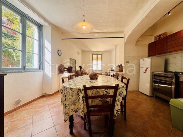 appartamento in vendita a Rezzo in zona Lavina