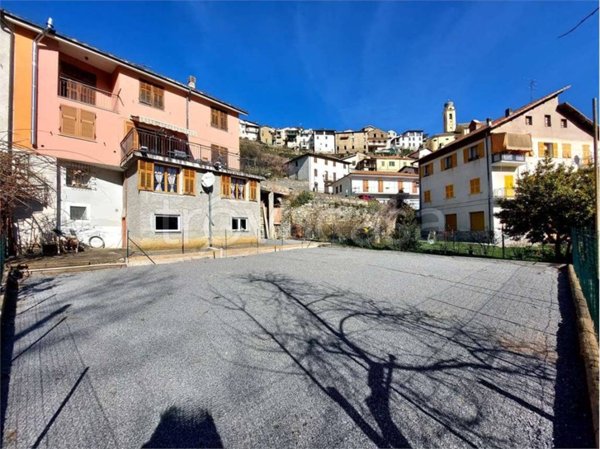 casa indipendente in vendita a Rezzo