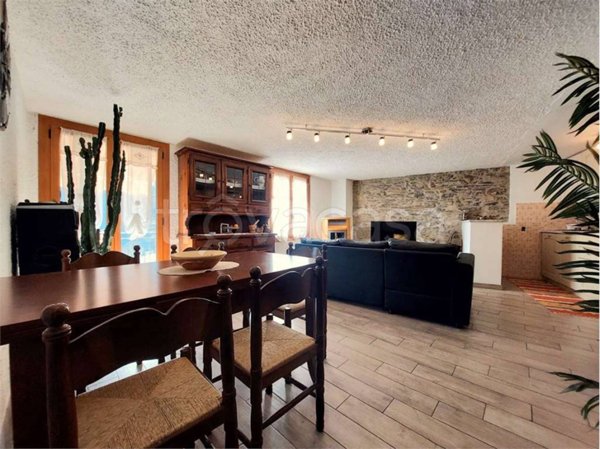 casa indipendente in vendita a Rezzo