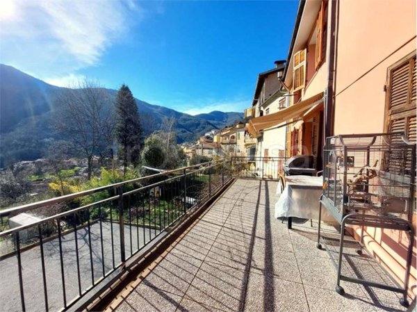 casa indipendente in vendita a Rezzo