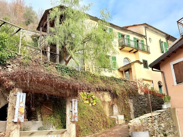 casa indipendente in vendita a Rezzo