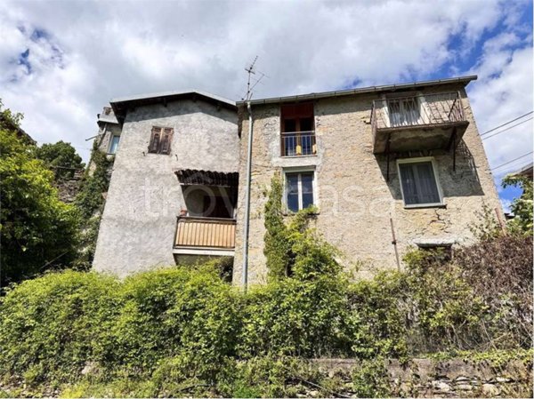 casa indipendente in vendita a Rezzo in zona Cenova