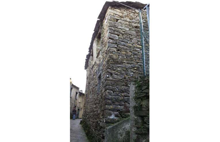 casa indipendente in vendita a Rezzo