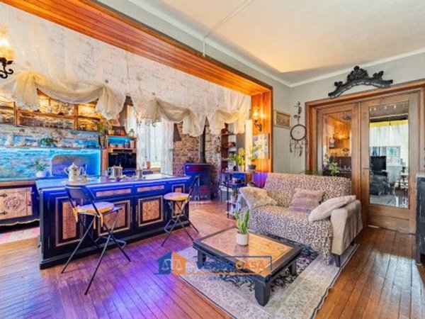 casa indipendente in vendita a Rezzo in zona Lavina