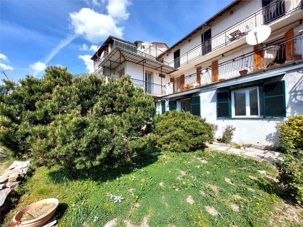 appartamento in vendita a Rezzo in zona Cenova