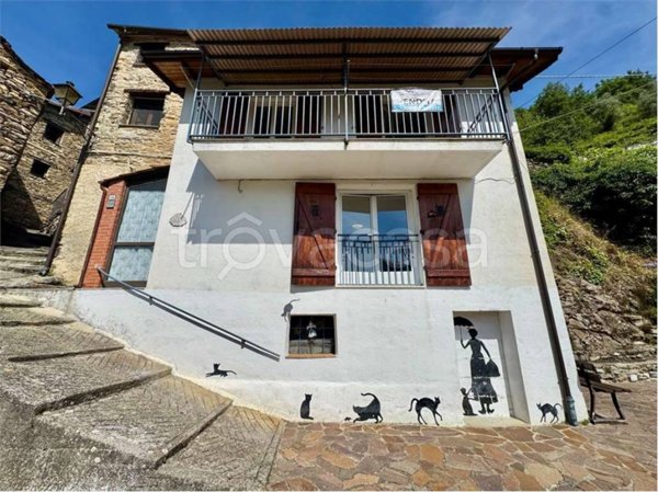 casa indipendente in vendita a Rezzo