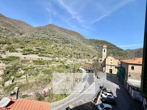 appartamento in vendita a Rezzo in zona Lavina