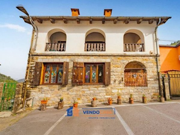 casa indipendente in vendita a Rezzo in zona Lavina