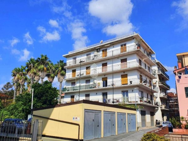 locale di sgombero in vendita a Riva Ligure