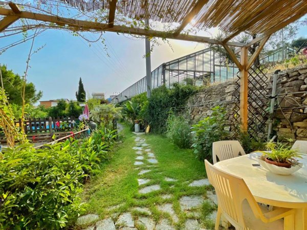 casa indipendente in vendita a Riva Ligure