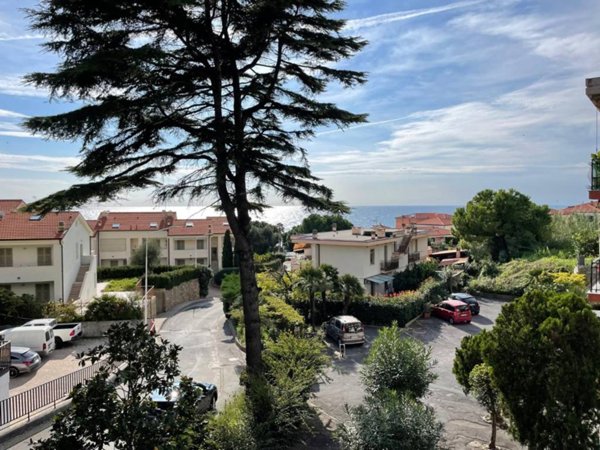 appartamento in vendita a Riva Ligure in zona Casai