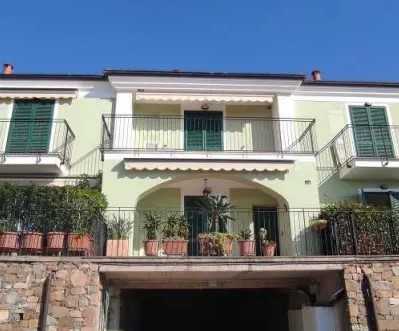 casa indipendente in vendita a Riva Ligure in zona Casai