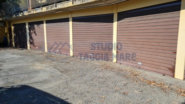 locale commerciale in vendita a Riva Ligure in zona Casai