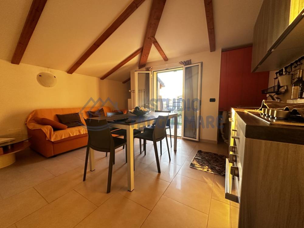 appartamento in vendita a Riva Ligure in zona Casai