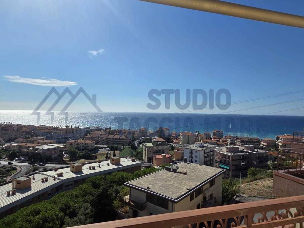 appartamento in vendita a Riva Ligure