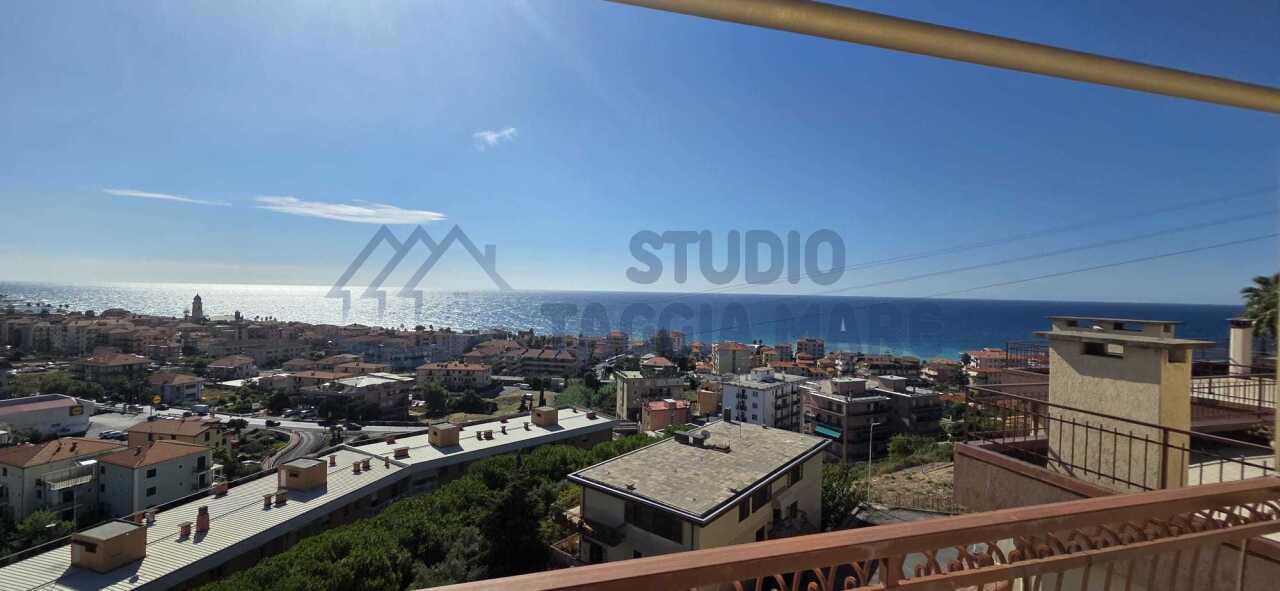 appartamento in vendita a Riva Ligure in zona Grange